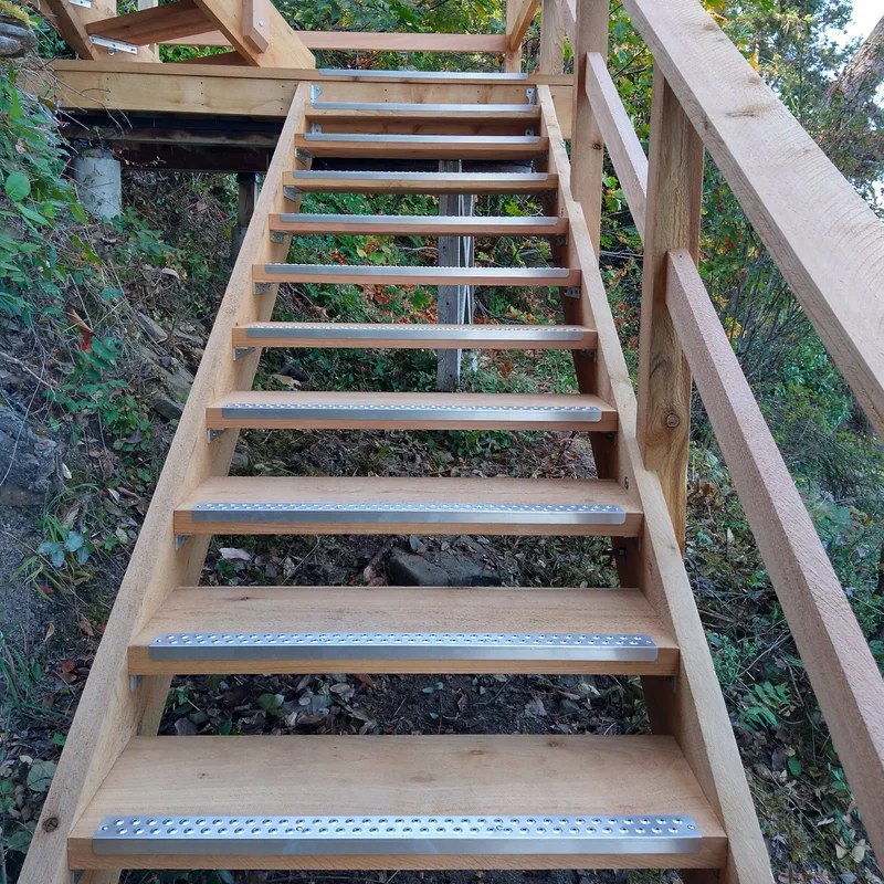 STAIR WOOD 25.5X18FT 9IN 300LBS