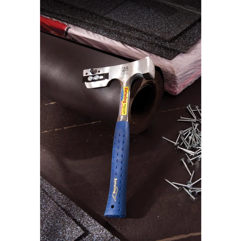 SOLID STEEL HATCHET 28 OZ